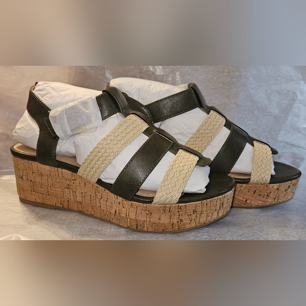 Violet and Red Capree Woven Braid Wedge size 7.5